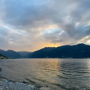Lake House Near Bellagio Hébergement de vacances