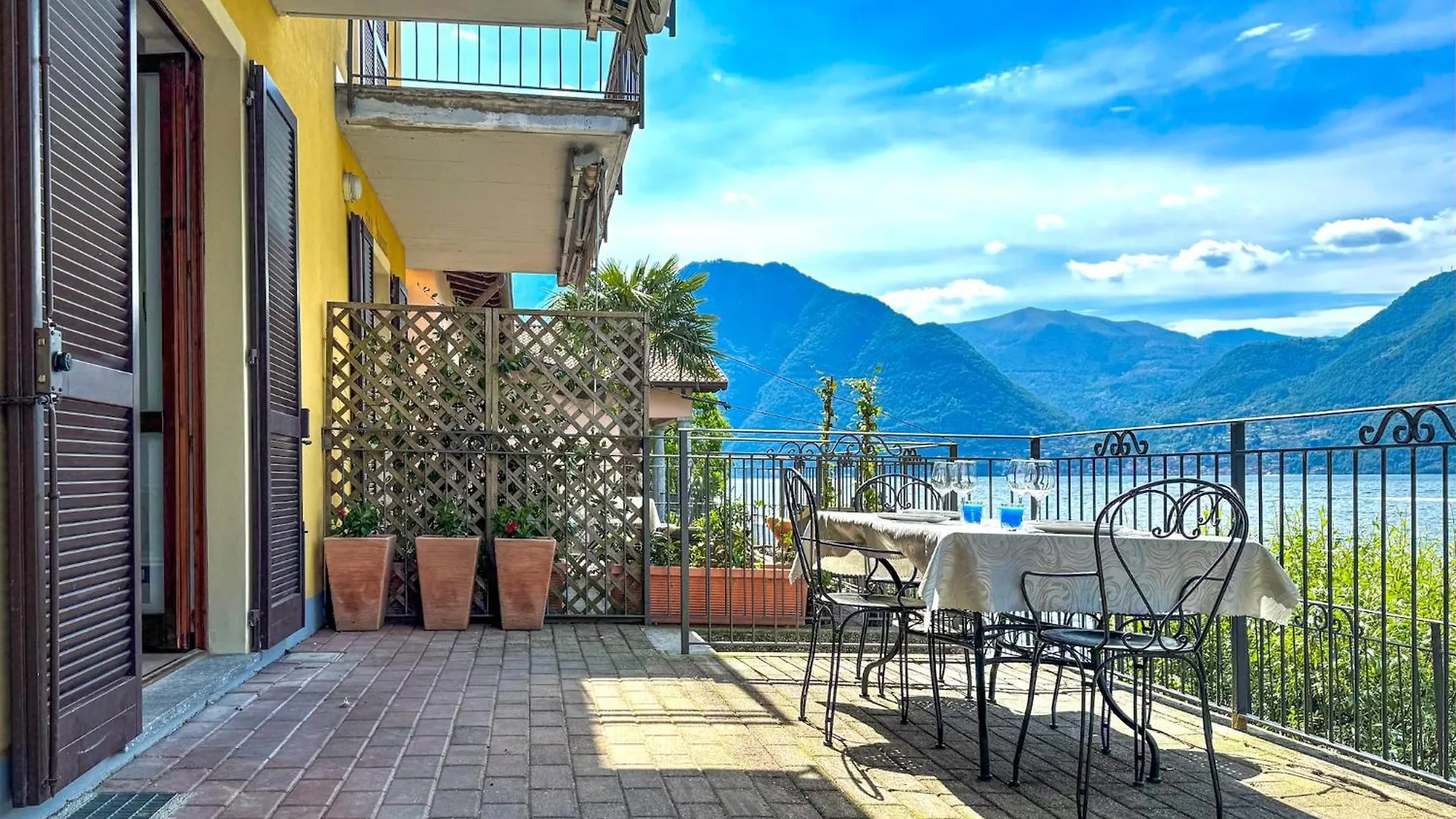 Appartamenti Portobello Lezzeno İtalya